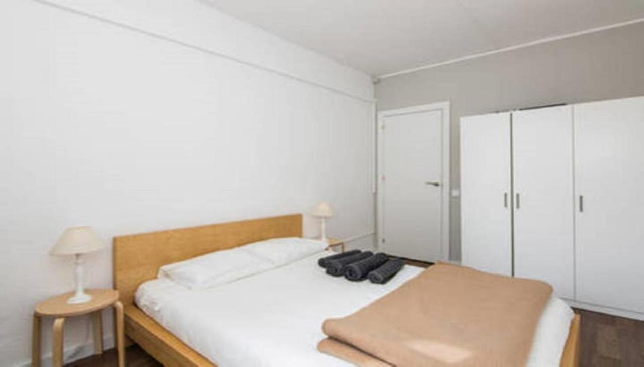Sagarda Familia Private Sunny Room Barcellona Esterno foto