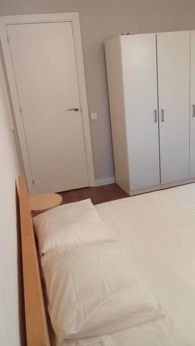 Sagarda Familia Private Sunny Room Barcellona Esterno foto